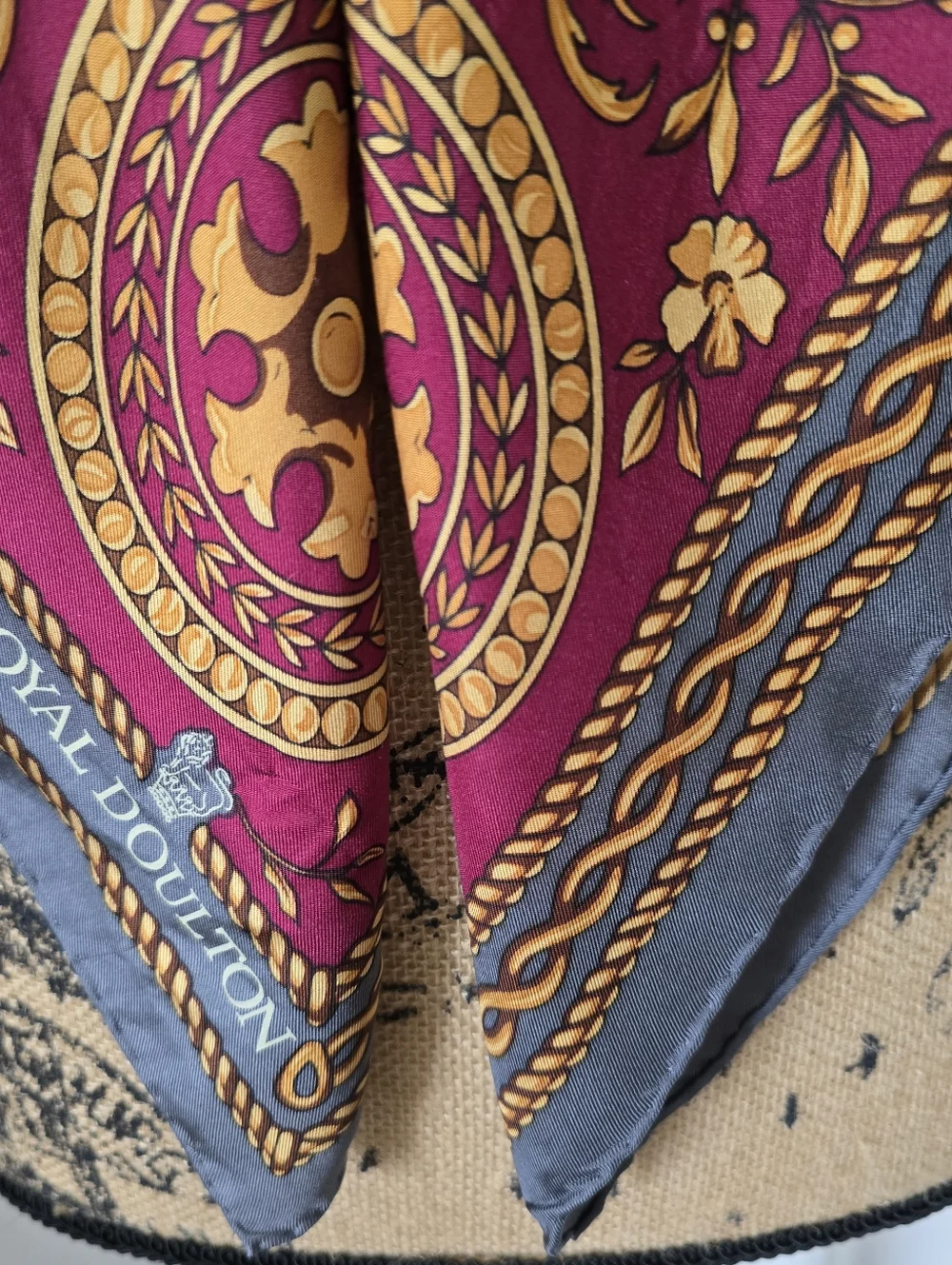 Royal Doulton 100% Silk Scarf 34